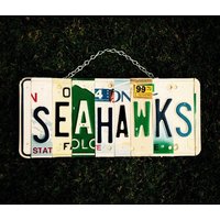 Seahawks. Fußball. Nfl. Sport. Fußballmannschaft. Seattle Hawks. Mancave. Garagenschild. Nummernschild. Zeichen. Maßgeschneidert von TravelingSoulStudio