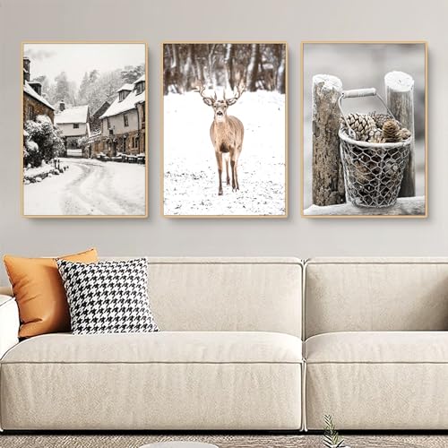 Trayosin 3er Premium Poster Set, Moderne Winter Schneelandschaft Bilder, Elch, Holzhaus, Kiefernzapfen Wandbilder, Weihnachten Boho BilderSet für Wohnzimmer Schlafzimmer, Ohne Rahmen (50x70cm) von Trayosin