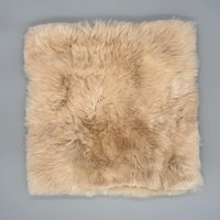 Beiges Alpaka Kissen 40x40 cm Aus 100 Prozent Baby Alpakafell, Doppelseitig Flauschig, Luxus Wohnaccessoire Für Couch Und Schlafzimmer von TreAlpacas