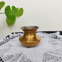 Antiker Seltener Messing Solider Ghee Topf | Vintage Massive Öl Kanne Einzigartig Geformter Ghee-Topf Geschirr Sammlerstück|Vintage Blumenvase von TreasureArtefacts