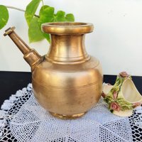 Antiker Wassertopf Aus Massivem Messing Mit Auslauf | Weinkrug Kaffeekanne Wasserkrug Weihwassertopf Übertopf von TreasureArtefacts