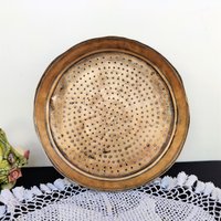 Vintage Messing Getreide Sieb | Rundes Reissieb Pastasieb Gemüse Hülsenfrüchte Küchengeschirr Sammlerstück von TreasureArtefacts