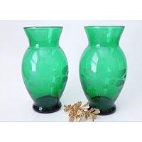 2 Vintage Forest Green Vasen Geätzte Charme Anchor Hocking Vase 1940Er Jahre von TreasureCoveAlly