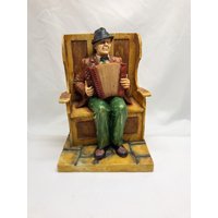 Sammlerstück Akkordeonist Figur, Vintage Buchstütze Ornamente, Sitzende Musiker Einzigartige Wohnkultur, Sehr Seltenes von TreasureTreatBotique