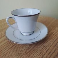 Noritake Contemporary Fine China Spectrum 2983 Tasse & Untertasse von TreasurehuntsShop