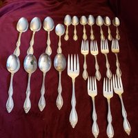 Set Aus 24 Gemischten Teilen Edelstahl Besteck Wm A Rogers A1 Plus Oneida von TreasuresFoundNorth