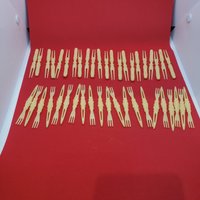 Set Von 43 Elfenbeinfarbenen Vorspeisengabeln Aus Kunststoff von TreasuresFoundNorth