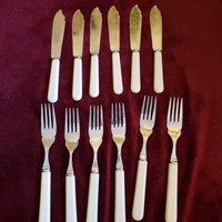 Set Von 6 Fischgabeln Und Fischmessern Mit Celluloid Chromplatte von TreasuresFoundNorth