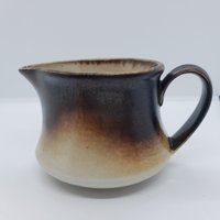 Vintage Kleiner Keramik Milchkännchen/Krug Aus Italien. Creme Und Braun. Hergestellt Von Tuscia. 2.5"x5"×3" von TreasuresFoundNorth