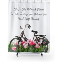 Duschvorhänge, Das Leben Ist Wie Fahrrad Fahren, Um Unsere Balance Zu Halten, Die Sie in Bewegung Halten Müssen, Inspirational, Tulpen, Blumen von TreasuresbyKroog