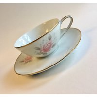 Vintage Teetasse Und Untertasse Von Noritake Pattern Roseville von TreasuresofGG