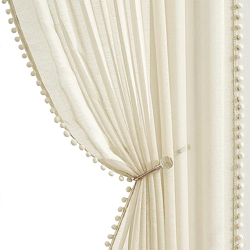 Treatmentex Boho Gardinen mit Pompons Gardinen Ösen 140 cm Breite Transparent Gardinen mit Quasten Gardinen Voile Ösenschal Dekoschal für Wohnzimmer Schlafzimmer,2 Stücke(140 x 245 cm,Beige) von Treatmentex