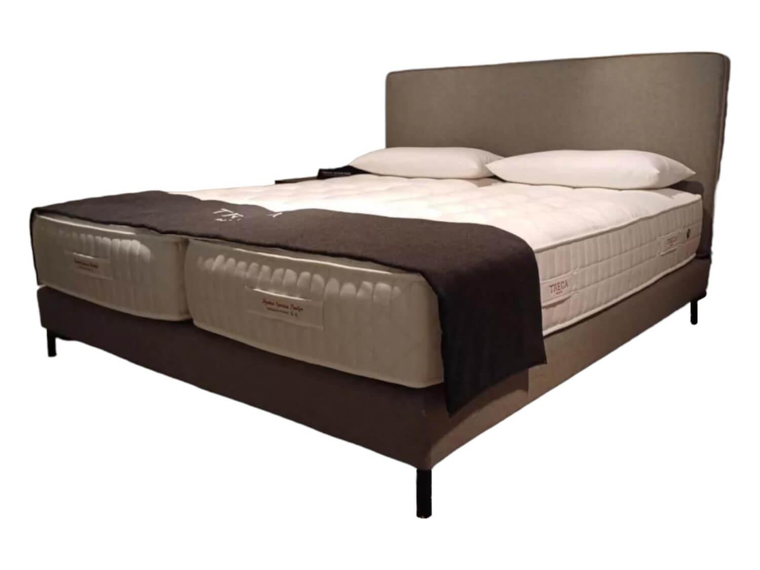 Boxspringbett Adonis Stoff Anatole Roche Grau mit 2 Matratzen von Treca Interiors