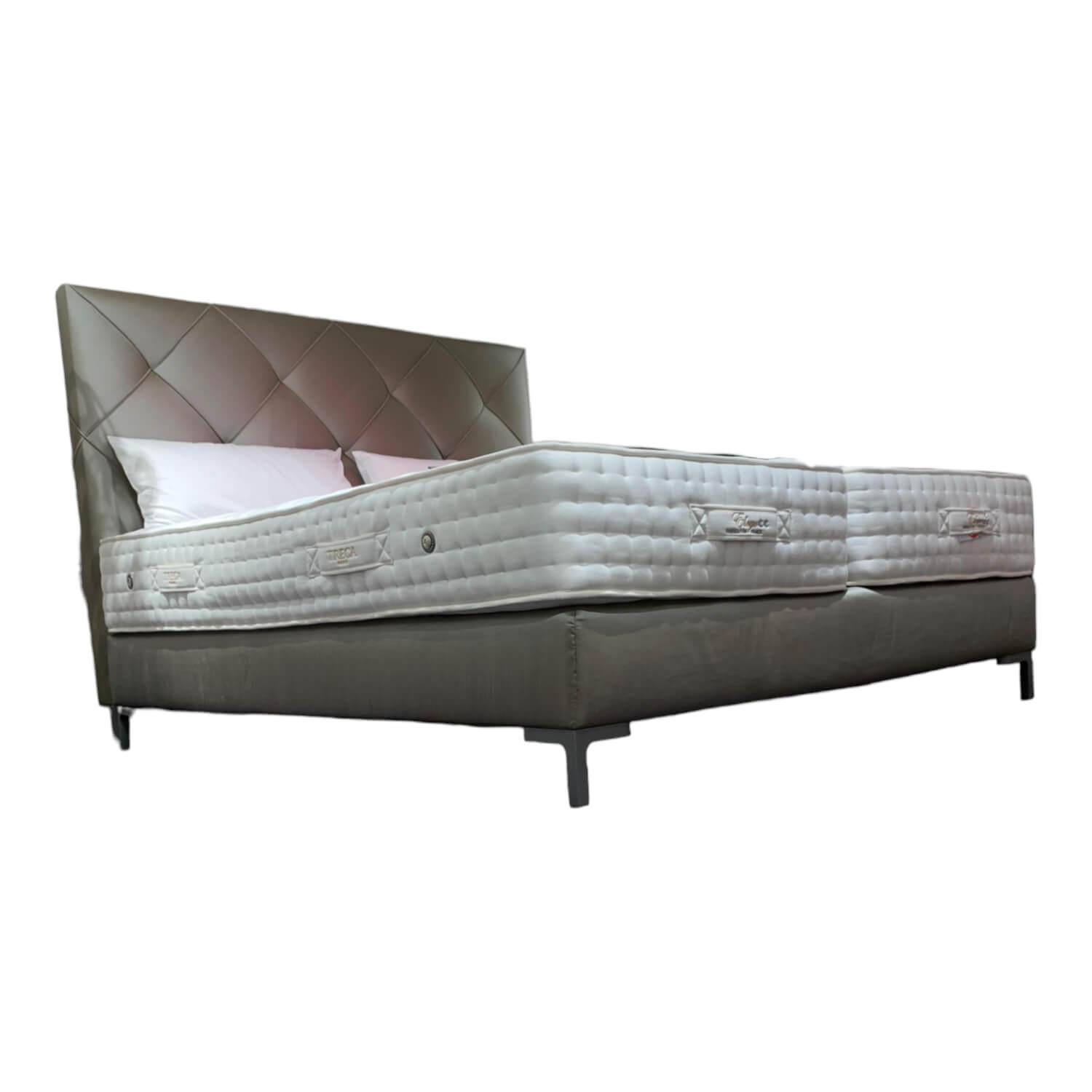 Boxspringbett Chloe Stoff Tiera Storm Beige mit 2 Matratzen Elogee Medium Fest von Treca Interiors