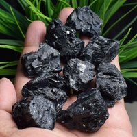 9Stk Schwarze Turmalin Quarz Bergkristall Bergkristalle, Schorl Rock Collection, Kristalle, Energie Generator Chakra Steine B1017 von TreestonesByLunas