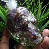 Kristall Wunschflasche Mit Edelstein Totenkopf, Glasschädel Flasche, Heilsteine Chakra Steine Wunschflaschen, Auralit 23 von TreestonesByLunas