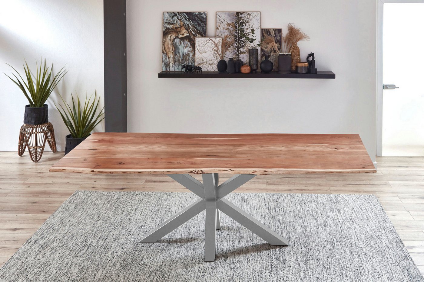 Trelevo® Baumkantentisch Quincy, Esstisch Baumkante Akazie Natur 260 x 100 cm silber QUINCY von Trelevo®