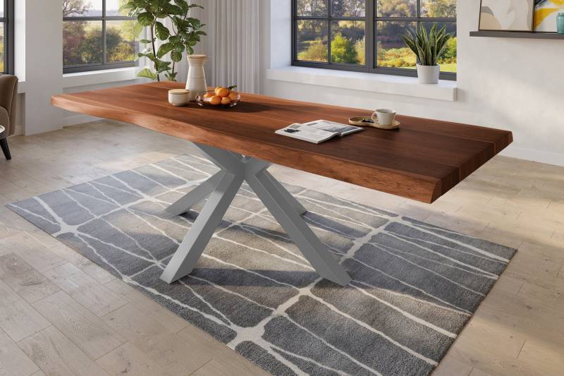 Trelevo® Baumkantentisch Titan - Spider-Gestell, massives Akazienholz, natürliche Baumkante, Metallgestell Spider-Form von Trelevo®