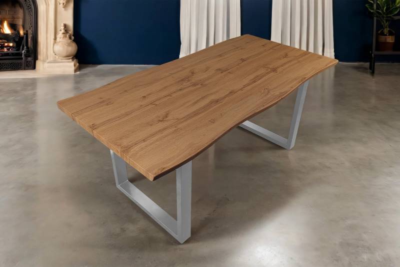 Trelevo® Esstisch Matys_U (1 Tischplatte und 2 Getstelle), Holz Wildeiche-Optik, gefräste Baumkante, Metallgestell U-Form von Trelevo®
