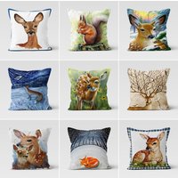 Eichhörnchen Kissenbezug, Niedliche Tiere Kissenhülle, Reh, Fuchs Wohndeko, Geschenk Für Glück von TrendHomeDesign