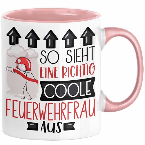 Feuerwehrfrau Geschenk Tasse Geschenkidee für Feuerwehrfrau Geburtstag Weihnachten Spruch So Sieht Eine Richtig Coole Feuerwehrfrau Aus Kaffee-Becher (Rosa) von Trendation