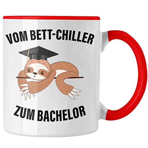 Trendation - Bachelor Geschenk Abschluss Spruch Tasse Master Graduation Bestanden Prüfung Vom Bett-Chiller zum Bachelor (Rot) von Trendation