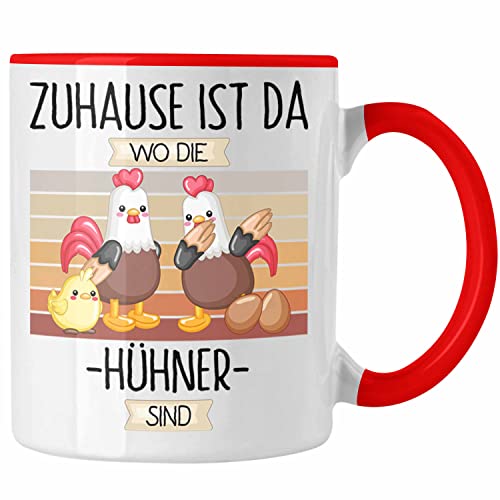 Trendation - Bauer Landwird Tasse Geschenk Geschenkidee Lustiger Spruch Zuhause Ist Da Wo Die Hühner Sind (Rot) von Trendation