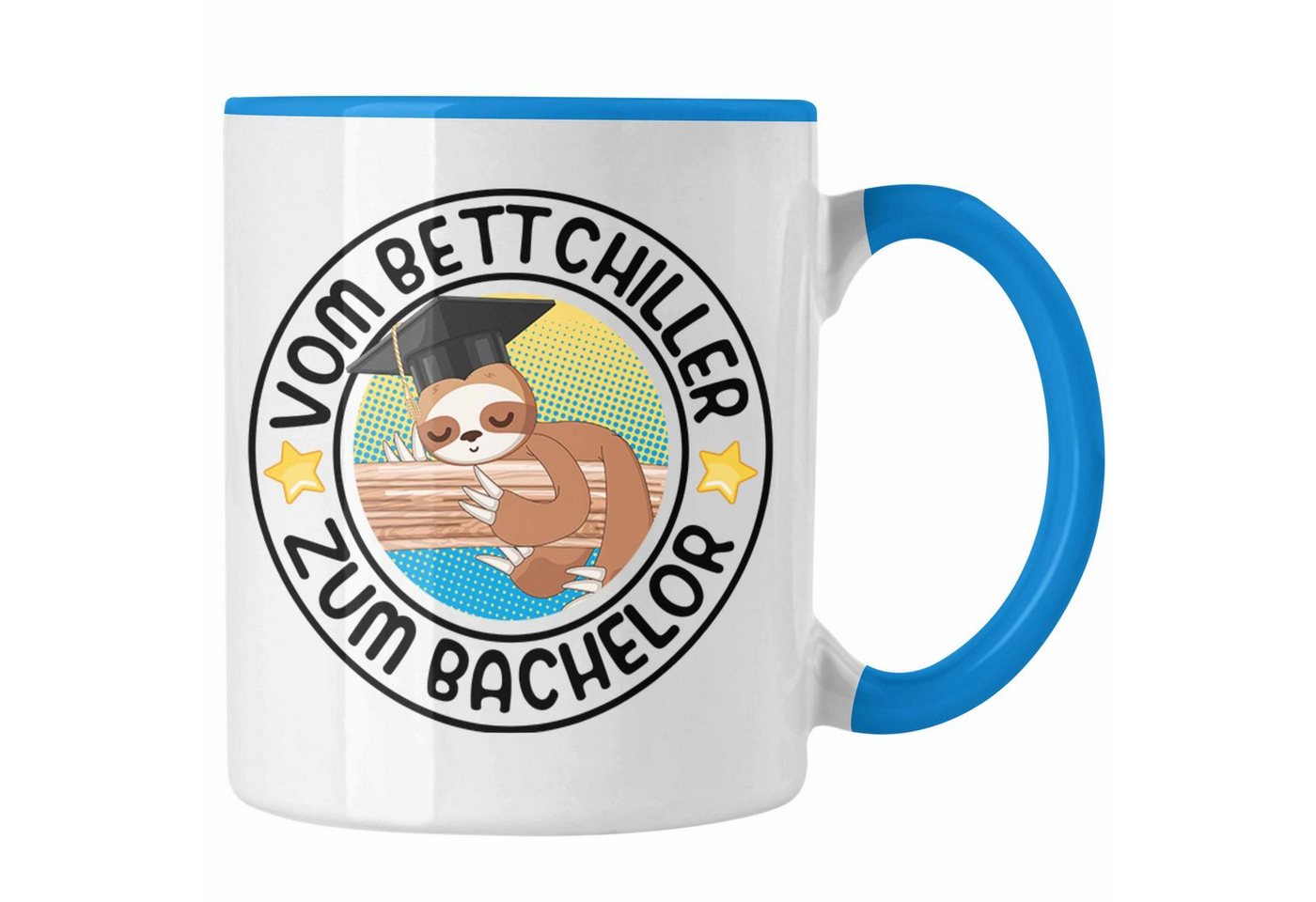 Trendation Tasse Trendation - Vom Bett Chiller zum Bachelor Tasse Geschenk Prüfung Bestanden Graduation Lustiger Spruch Bachelor Geschenkidee von Trendation