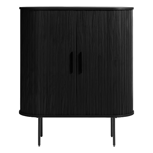 Trendstore Uriel Highboard in Lamellenoptik, Schiebetüren, moderner Retrolook, Lamellen-Design, Metallakzente, praktische Metallfüße, 2 Einlegeböden, Wohnzimmer, Lamellen Eiche Furnier schwarz von Trendstore