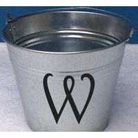 Monogramm Buchstabe Vinyl Aufkleber von TriangleKBoutique