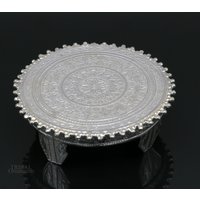 7 cm Vintage Design Sterling Silber Handgefertigt Atemberaubende Kleine Runde Form Tisch/Bazot/Chouki, Ausgezeichnetes Haus Puja Utensilien Tempel von TribalOrnaments
