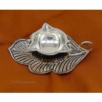 925 Sterling Silber Göttliche Öllampe, Baum Blatt Vintage Design 3 Joth Lampe, Beste Geschenk Puja Utensilien Oder Artikel Aus Indien Su479 von TribalOrnaments