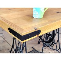 4 Dekor-Eckenklammern, Schwarze Schmiedeeisen-Tisch-Winkel-Platten, Lot Von Metallklammern Antike Schrank-Truhe-Eckplatten Stamm-Hardware-Diy von TribesIronHardware