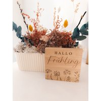 Holzaufsteller Dekoschild | Einzugsgeschenk Frühlingsdeko Holzschild Gravur Miniblock Home von Trockenbar