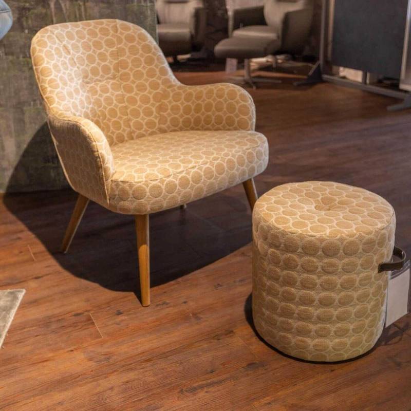 Sessel Lido Stoff 442 Horizon 07 Yellow Mit Hocker Jerry von Troels