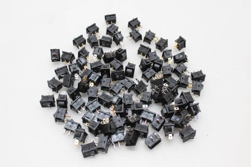 TRU COMPONENTS 1587515 Wippschalter TC-R13-66A-02 250 V/AC 6 A   89 STÜCK von Tru Components