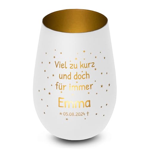 Elegantes personalisiertes Windlicht aus Glas in Weiß-Gold Viel zu kurz und doch für Immer Gedenklicht für Verstorbene mit Gravur, Geschenk für Trauernde - Trauerlicht personalisiert mit Namen Elegantes personalisiertes Windlicht aus Glas in Weiß-Gold Viel zu kurz und doch für Immer Gedenklicht für Verstorbene mit Gravur, Geschenk für Trauernde - Trauerlicht personalisiert mit Namen von True Statements