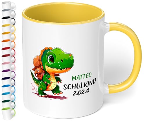 Geschenk Einschulung Mädchen & Jungen: Keramik T-Rex Kinder-Tasse „Schulkind 2024“ - mit DINO-Motiv - personalisiert mit Namen Erstklässler Schüler 1. Klasse 330ml (Hellgelb) von True Statements