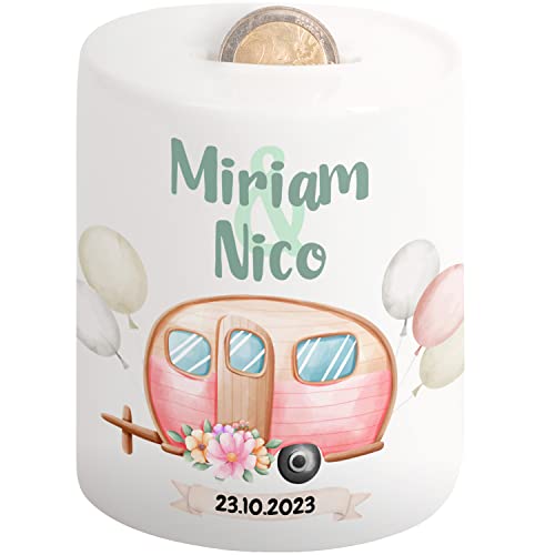 Hochzeitsgeschenke für Brautpaar - Hochzeits-Spardose mit Namen und Datum - Verpackung Just Married Hochzeit Geld-Geschenk Hochzeit personalisiert | Hochzeitstag Sparschwein | Auto Motiv (Wohnwagen) von True Statements