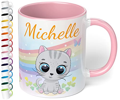 Kinder-Tasse mit Namen „Graue Katze mit Regenbogen-Motiv“ – personalisierte Namenstasse für Jungen und Mädchen - rundum bedruckt – schönes Geschenk zu Weihnachten, Geburtstag (Rosa) von True Statements