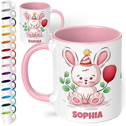 Kinder-Tasse mit Namen Süßer Hase – personalisierte Tasse für Kinder mit niedlichem Tier-Motiv - rundum bedruckt – schönes Geschenk für Jungen & Mädchen | Weihnachten, Geburtstag (Rosa) von True Statements