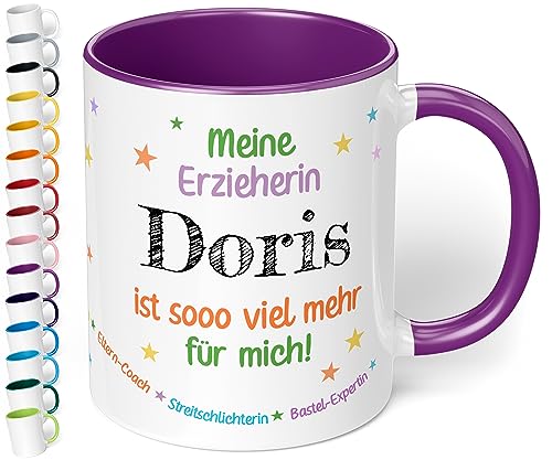 Kita Abschiedsgeschenk für Erzieherin: Tasse personalisiert mit Namen „Meine Erzieherin WUNSCHNAME ist soo viel mehr“ - Dankeschön Geschenk - Kaffeetasse für Krippe, Kindergarten (Violett) von True Statements