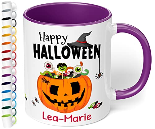 Lustige Halloween Tasse personalisiert „Happy Halloween Wunsch-Name“ – coole Kaffeetasse mit Spruch als Geschenk oder Mitbringsel zur Halloweenparty oder als gruselige Dekoration (Violett) von True Statements