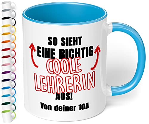 Lustiges Geschenk für Lehrerin: Kaffee-Tasse personalisiert mit Wunschtext „So sieht eine richtig coole LEHRERIN aus!“ - Dankeschön - Abschieds-Geschenke, Geburtstag, Tag des Lehrers (Hellblau) von True Statements