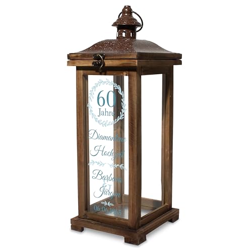 Personalisierte Holz-Laterne zur Hochzeit mit Jahreszahl & Motiven – Landhaus-Stil Hochzeitsgeschenk mit Namen – Romantische Deko zur Hochzeit und Jahrestag - Blau Personalisierte Holz-Laterne zur Hochzeit mit Jahreszahl & Motiven – Landhaus-Stil Hochzeitsgeschenk mit Namen – Romantische Deko zur Hochzeit und Jahrestag - Blau von True Statements