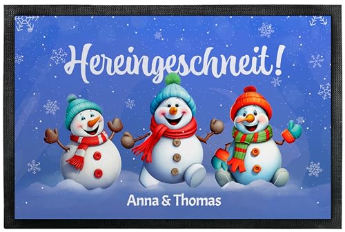 True Statements Lustige Weihnachts-Fußmatte personalisiert mit Wunschtext „Hereingeschneit!“ – Schneemänner-Motiv - für Innen & Außen – rutschfest –Deko - Geschenke Weihnachten (50 x 35 cm) von True Statements