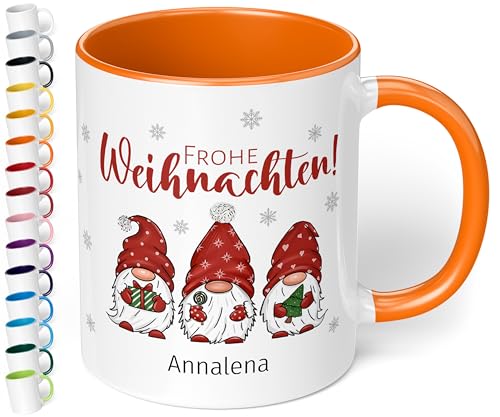 Weihnachtstasse mit Namen „Frohe Weihnachten!“ - mit 3 Wichtel-Motiv - 330ml - personalisierter Keramik Kaffeebecher mit Spruch – individuelles kleines Geschenk zu Weihnachten (Orange) von True Statements