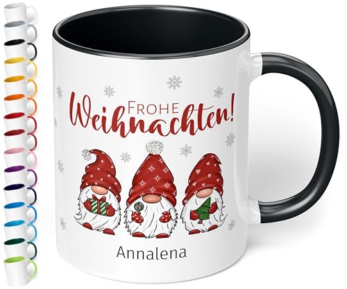 Weihnachtstasse mit Namen „Frohe Weihnachten!“ - mit 3 Wichtel-Motiv - 330ml - personalisierter Keramik Kaffeebecher mit Spruch – individuelles kleines Geschenk zu Weihnachten (Schwarz) von True Statements