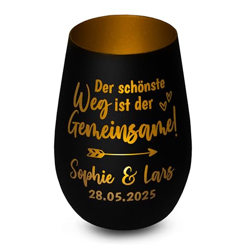 Windlicht personalisiert „Der schönste Weg ist der Gemeinsame!“ - Glas mit Gravur - Liebesgeschenk für Paare, Geschenk zum Jahrestag, zur Hochzeit für Brautpaar, Deko - Schwarz, innen Gold Windlicht personalisiert „Der schönste Weg ist der Gemeinsame!“ - Glas mit Gravur - Liebesgeschenk für Paare, Geschenk zum Jahrestag, zur Hochzeit für Brautpaar, Deko - Schwarz, innen Gold von True Statements