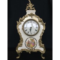 Edle Keramik-Tischuhr Mit Messing-Ornamenten Geschenk Valentinstag Uhr Liebesszene Kunst Keramik Messing Luxeriöse Vintage Deko von TrueRose1979